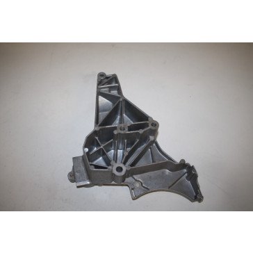 Houder waterpomp 3.7/4.2 V8 benz. Audi A6, S6, A8, S8 Bj 98-05