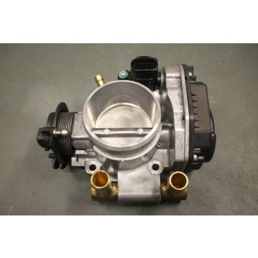 Gasklephuis 1.6/1.8 benz. Audi A4, A6 Bj 95-01