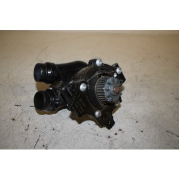 Thermostaat met waterpomp 2.0 TFSI benz. div. Audi modellen Bj 07-17