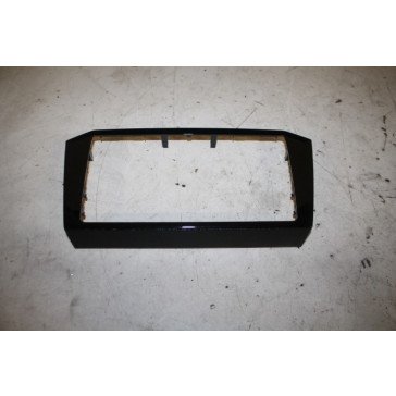 05112909 - 3GD858069CYI2 - Mib 3 8.0 Inch Radio Frame Panel zwart glanzend Passat B8 2018-