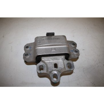 Versnellingsbaksteun links 1.8/2.0 TFSI benz. Audi A3 Bj 04-13