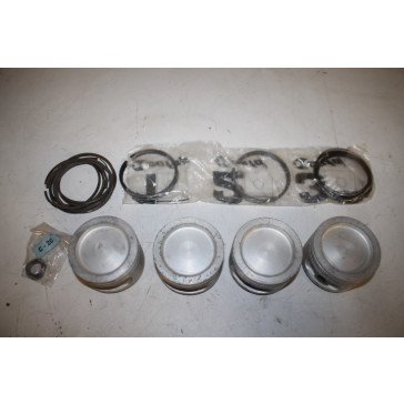 Set zuigers 1.8 benz. Volkswagen Golf Bj 00-01