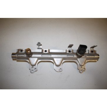 Brandstofverdeler 2.0 TFSI benz. div. Audi modellen Bj 08-13