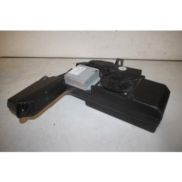 Subwoofer met behuizing achter Audi A4, S4 Avant Bj 01-08