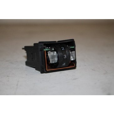 Schakelaar stoelverwarming zwart div. Audi Modellen Bj 01-13