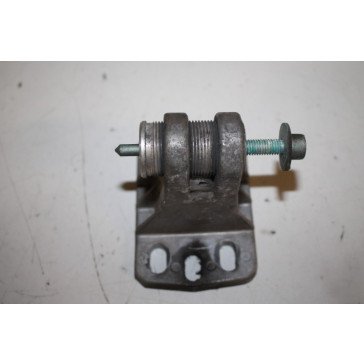 Houder voorbumper links Audi A6, S6 Bj 95-97