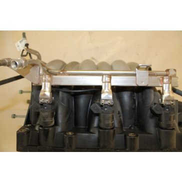 6 Injectors incl. inlaatspruitstuk 2.4 V6 benz. Audi A4 Bj 95-99
