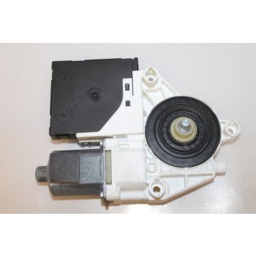 0557680 - 8P0959802H - Ruitbedieningsmotor RV Audi A3, S3 Bj 04-07
