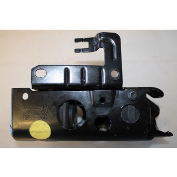0558293 - 8J0906257C - Steun brandstofpomp Audi TT Bj 10-14
