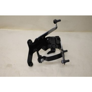 Steun extra waterpomp Audi A6, S6, RS6 , A7, S7 RS7 Bj 11-heden