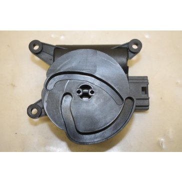 Stelmotor voetruimteklep ENGELS Audi A4, S4, RS4 Bj 01-08