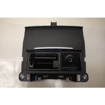 0572173 - 8K0857951V10 - Asbak met huis zwart Audi A4, S4, RS4, A5, S5, RS5, Q5 Bj 08-17