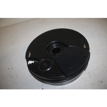 Subwoofer met behuizing achter Audi Q5 Bj 09-17