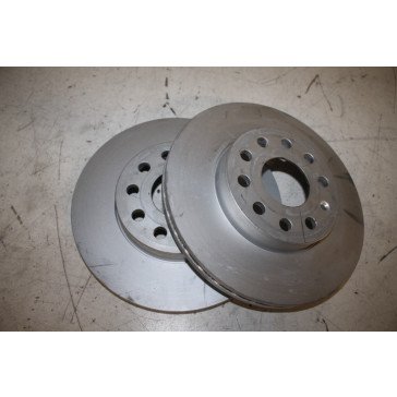 Set remschijven voorzijde Volkswagen Golf 7 Bj 17-heden