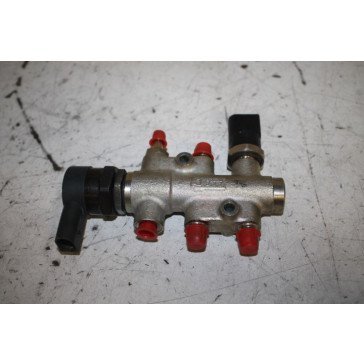 Brandstofverdeler 4.0 V8 TDI Audi A8 Bj 03-07