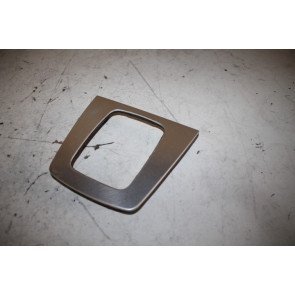 05109245 - 8E0864261AT25W - Onderstuk bevestigingsframe voor beschermkap alu-zilver Audi A4, S4 Bj 05-08