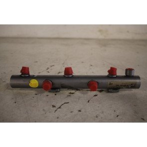 Brandstofverdeler rechts 3.0 V6 TDI Audi A4, A5 Bj 08-12
