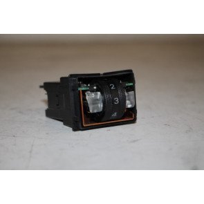 Schakelaar stoelverwarming zwart div. Audi Modellen Bj 01-13