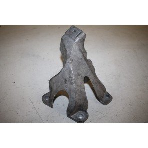 Steun links 3.0 V6 benz. Audi A4 Bj 01-08