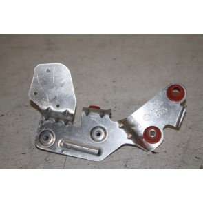 Steun extra waterpomp Audi A8, S8 Bj 10-17