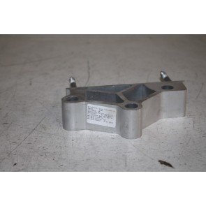 Bevestigingshaak links Audi A8, S8 Bj 10-17